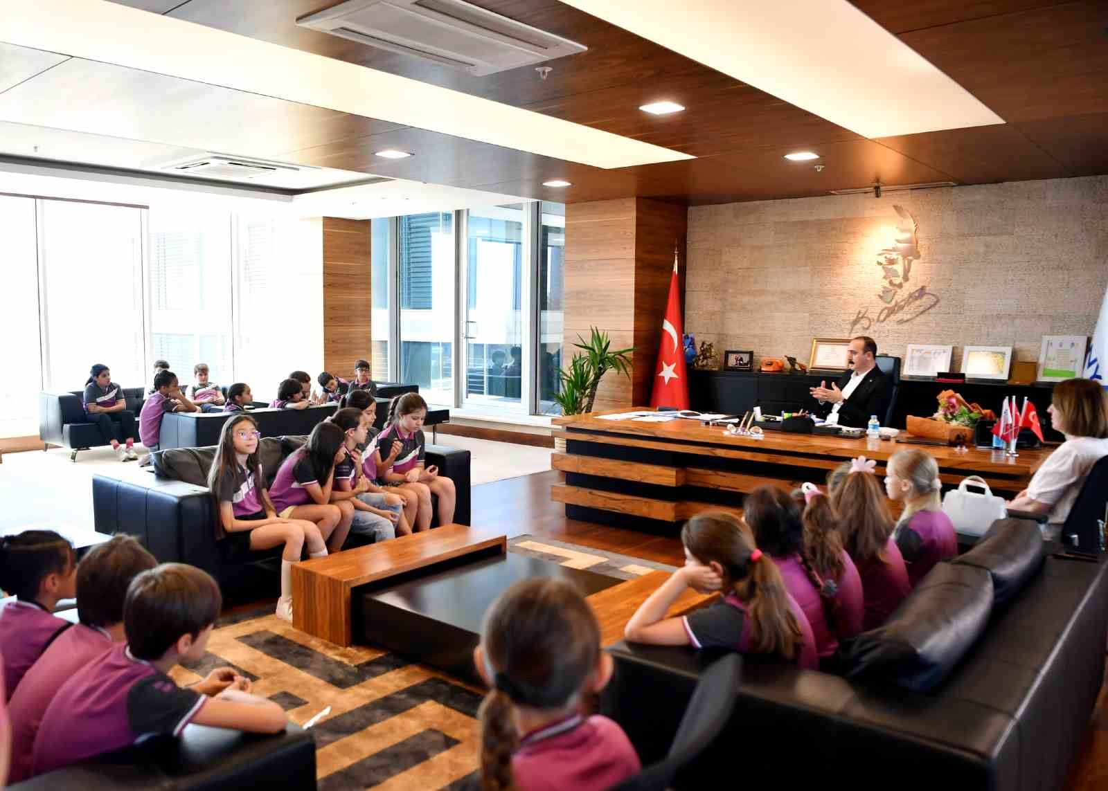 Başkan Kotan çocukların sorularını yanıtladı