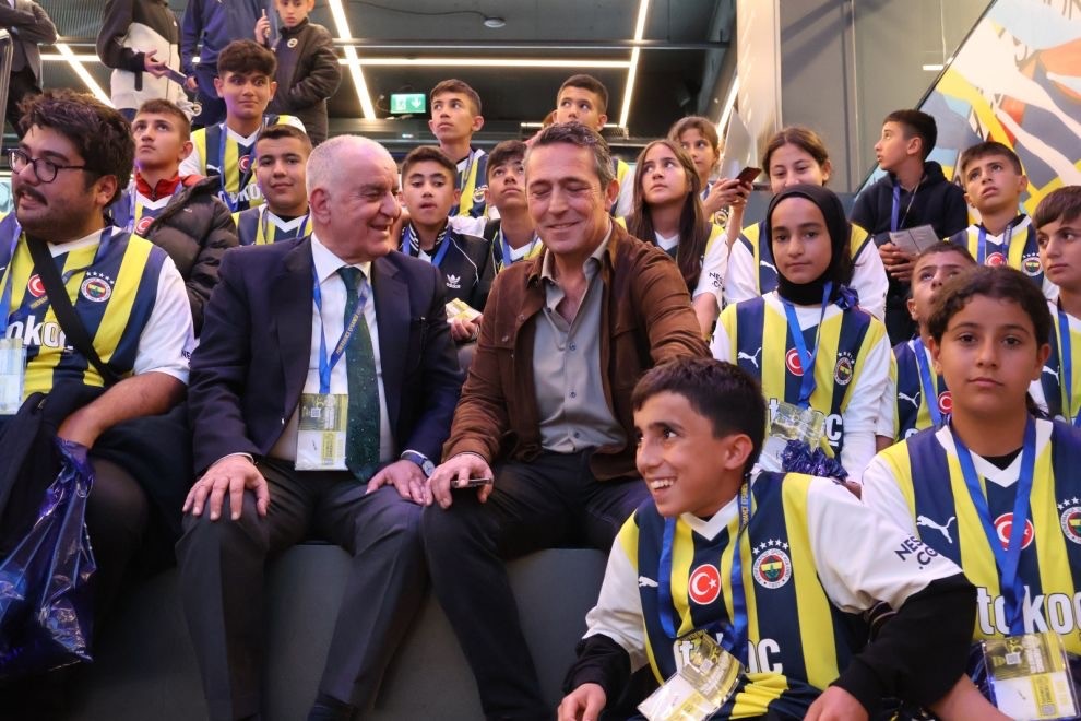 Malatyalı depremzede çocuklara Fenerbahçe Başkanı Ali Koç’tan sürpriz