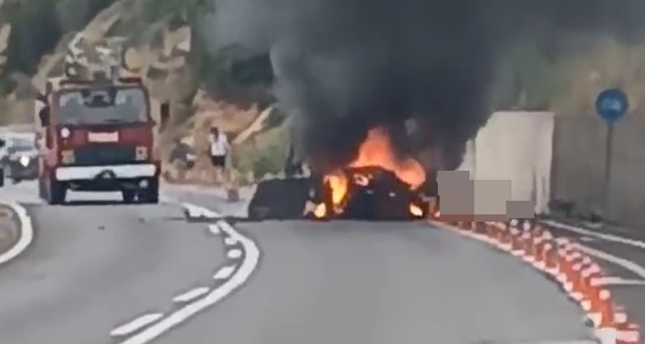 Antalya’da alev alan otomobildeki Polonyalı çift hayatını kaybetti