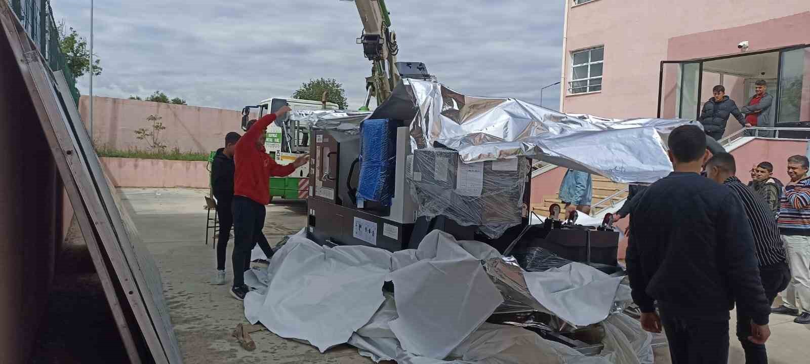 Vezirköprü Mesleki ve Teknik Anadolu Lisesi torna tezgahına kavuştu