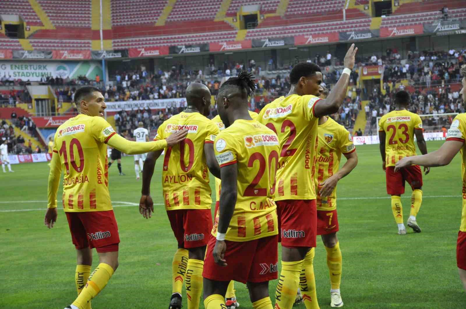 Süper Lig: Kayserispor: 1 - Konyaspor: 1 (İlk yarı)