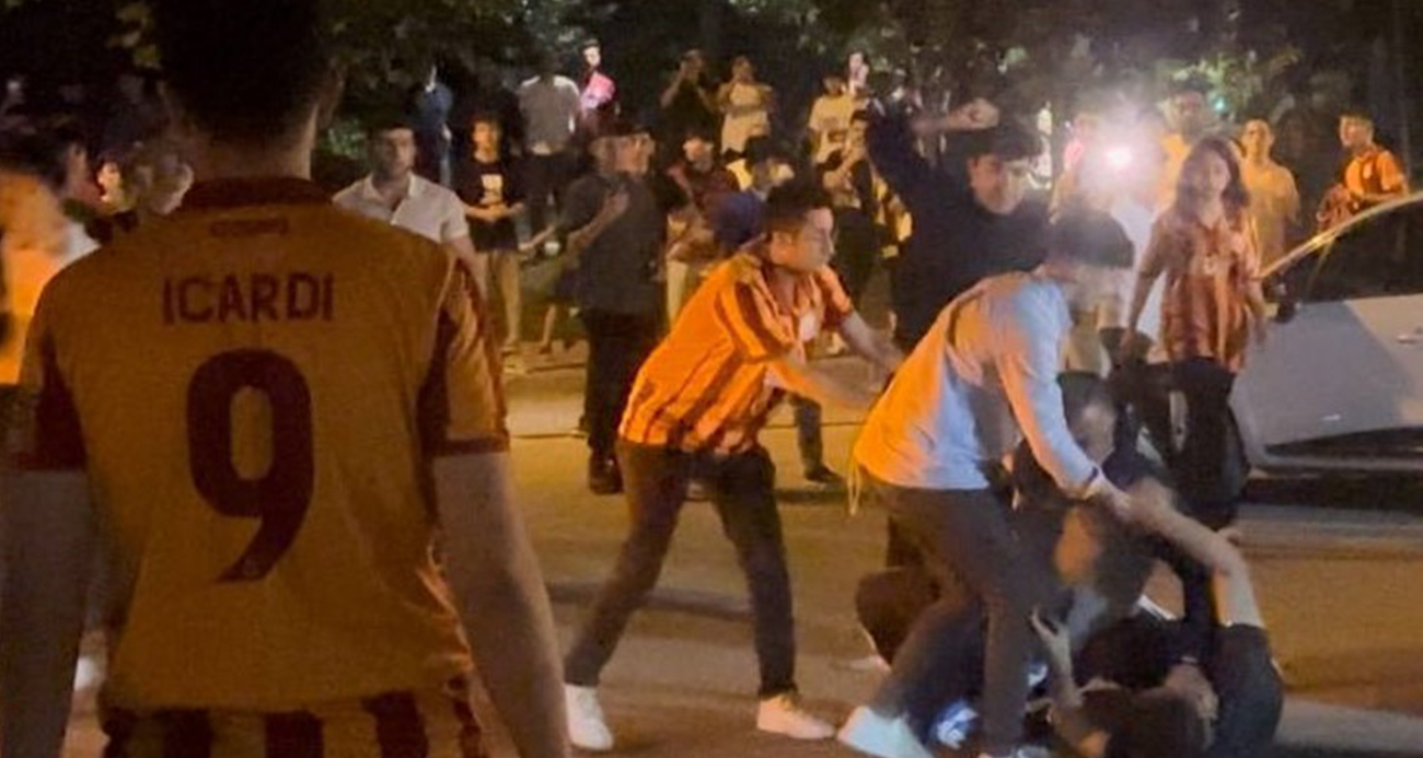 Derbi bitti kavga başladı! Yumruklar, tekmeler havada uçuştu...