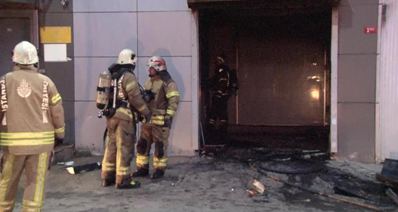 Sultanbeyli’de soğuk hava deposunda yangın