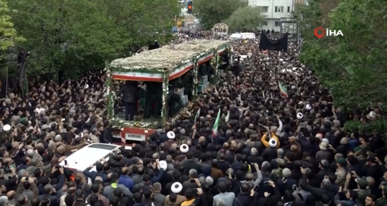 İran halkı Cumhurbaşkanı Reisi'ye veda ediyor
