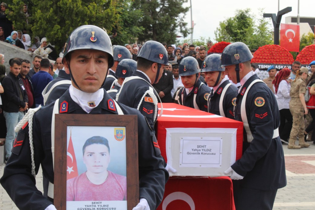 Pençe Kilit şehidi Eruh’ta son yolculuğuna uğurlandı