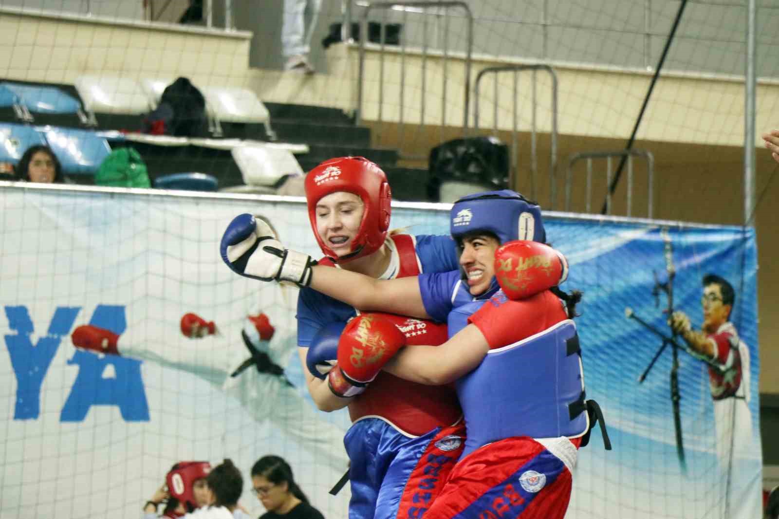 Wushu Okul Sporları Türkiye Şampiyonası’nde 50 ilden gelen 959 sporcu, dereceye girmek için ter döküyor