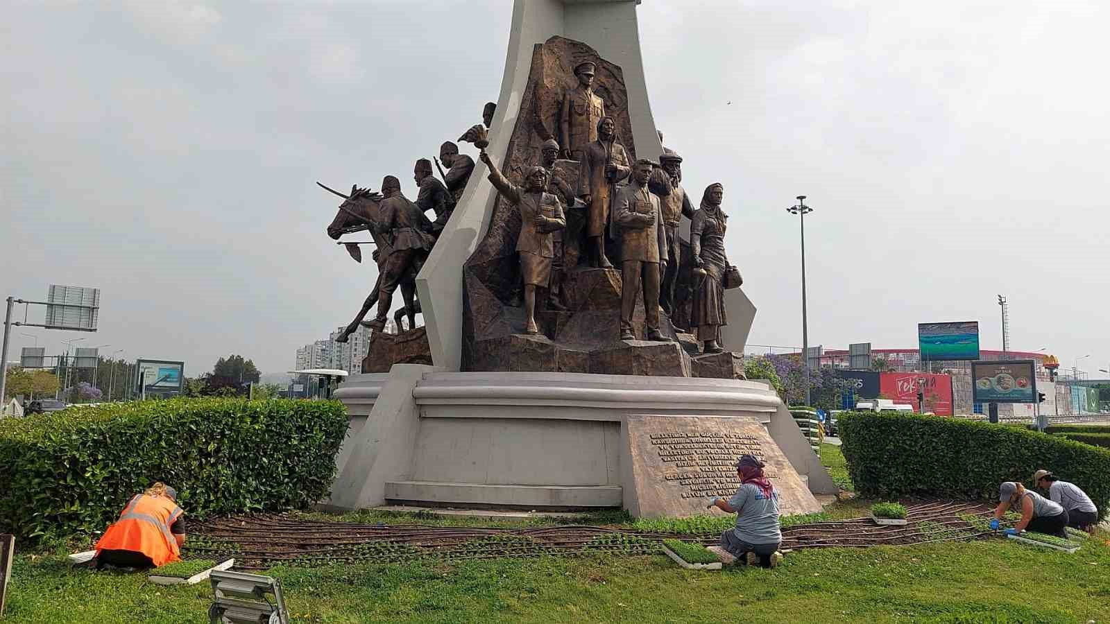 Antalya yazlık çiçeklerle rengarenk olacak