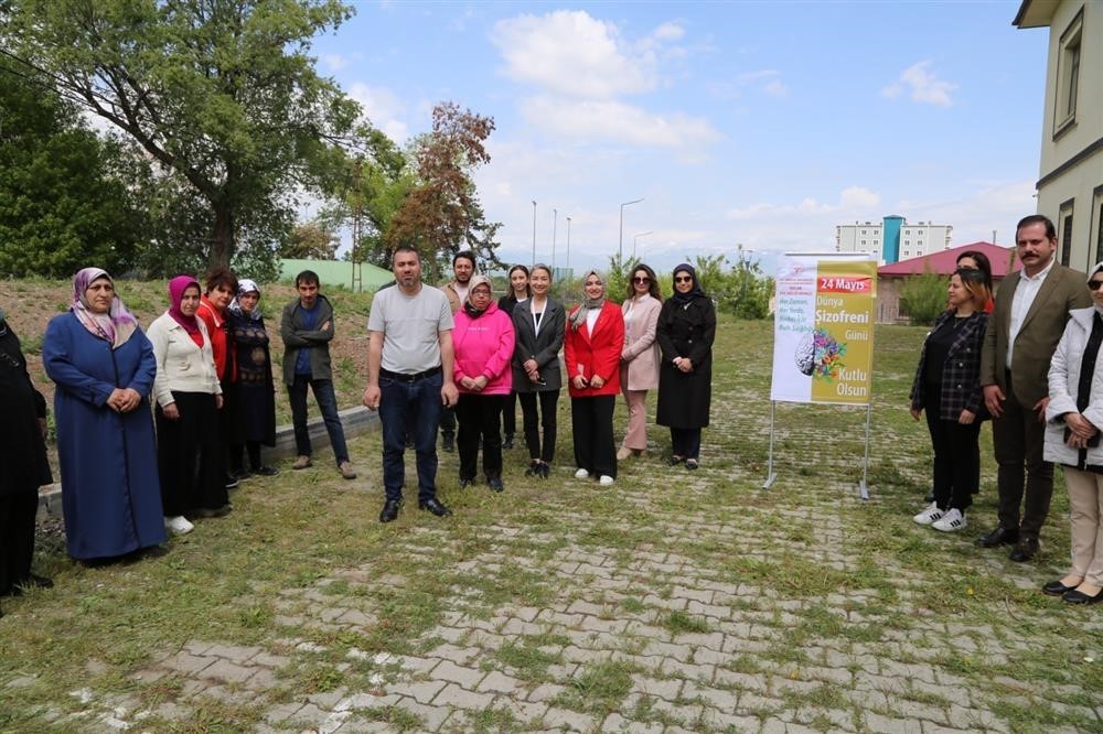 Sağlıkta farkındalık için fidan diktiler