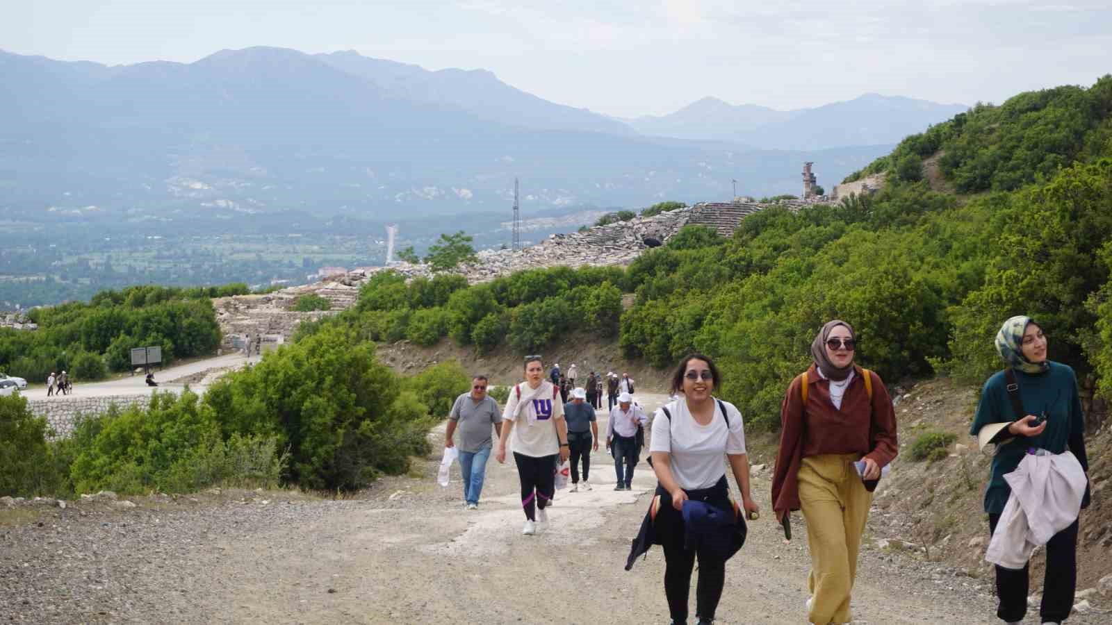 Burdur’da dünyaca ünlü Kibyra Antik Kenti eteklerinde doğa yürüyüşü