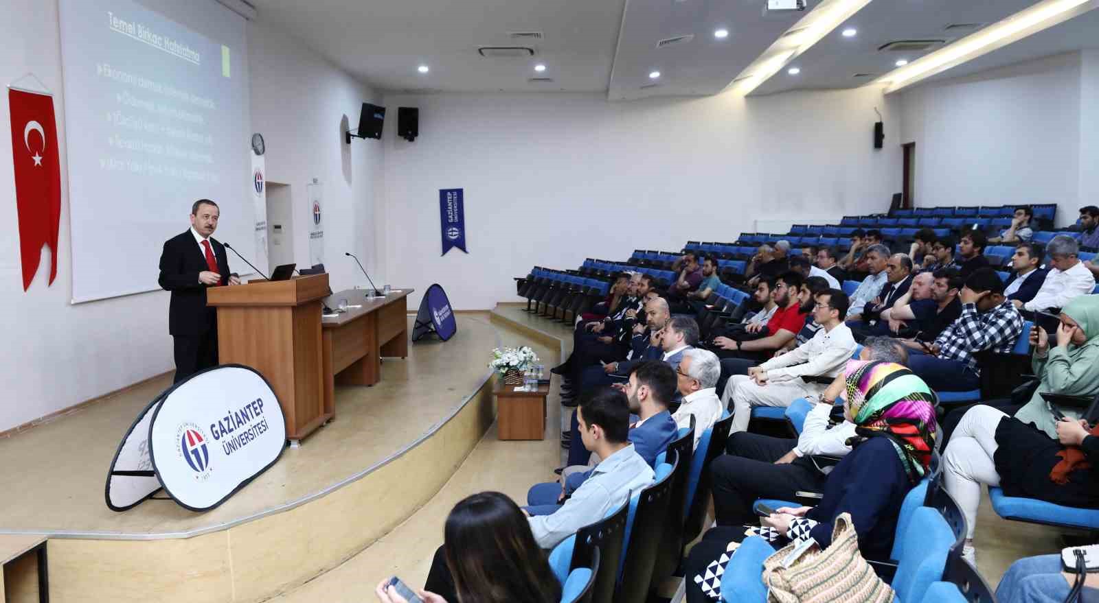 “Küresel ve Bölgesel Ticaret Hatları Değişiminde Türkiye nerede” konferansı yapıldı