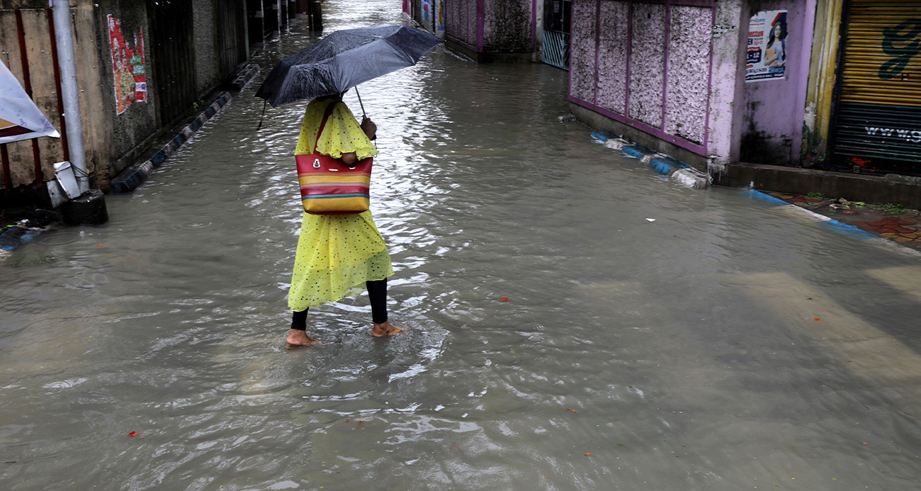 Hindistan ve Bangladeş’i Remal Tropikal Kasırgası vurdu: 16 ölü