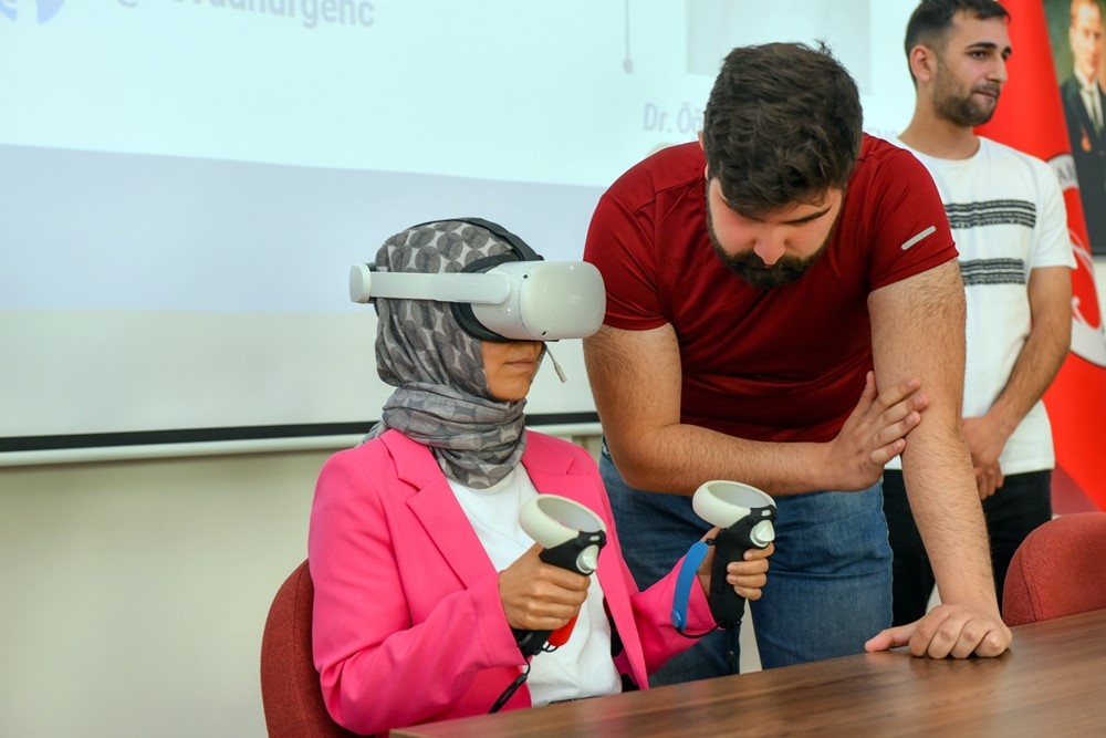 Kastamonu Üniversitesi’nde yapay zeka, kuantum teknolojileri ve metaverse konuşuldu