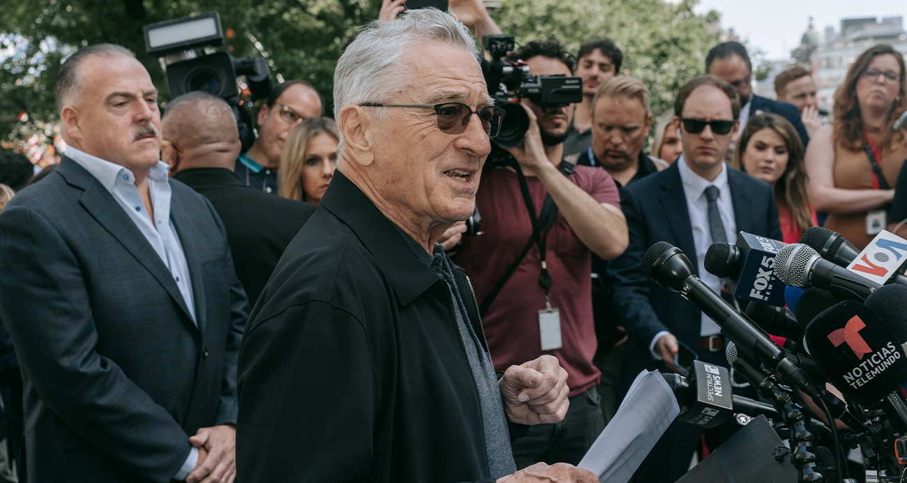 Ünlü oyuncu Robert De Niro’dan Trump’a: “Palyaçonun teki”