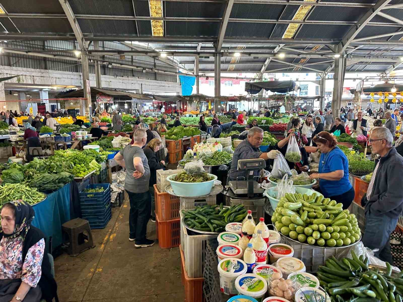Halk pazarı ilgisiz kaldı
