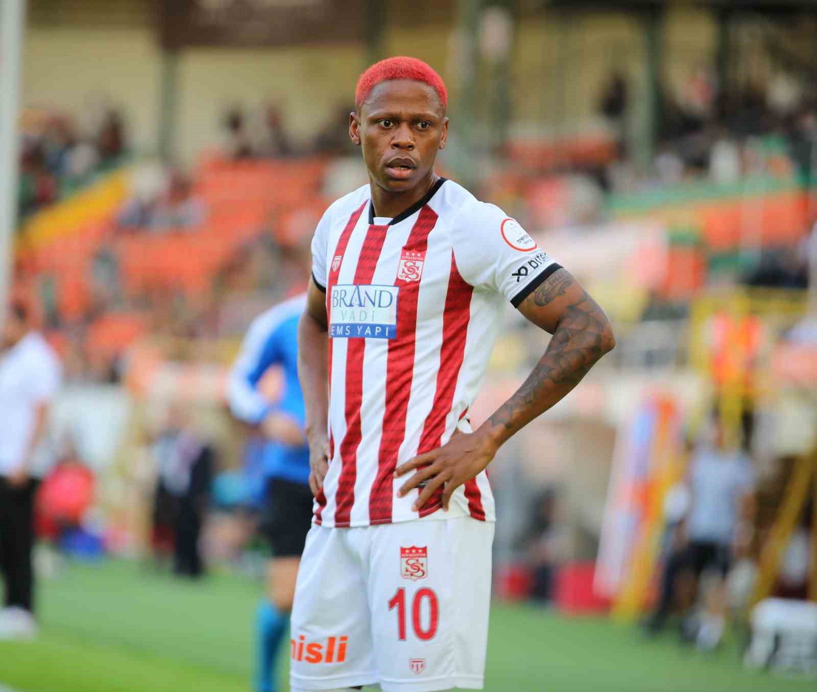 Sivasspor’da Clinton N’Jie takıma veda etti