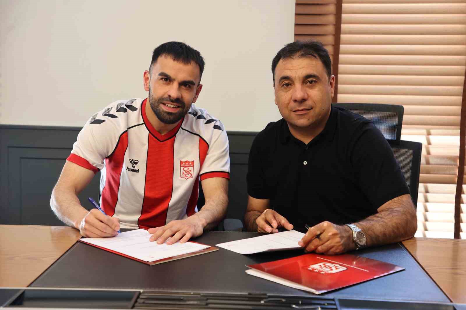 Murat Paluli 2 yıl daha Sivasspor’da