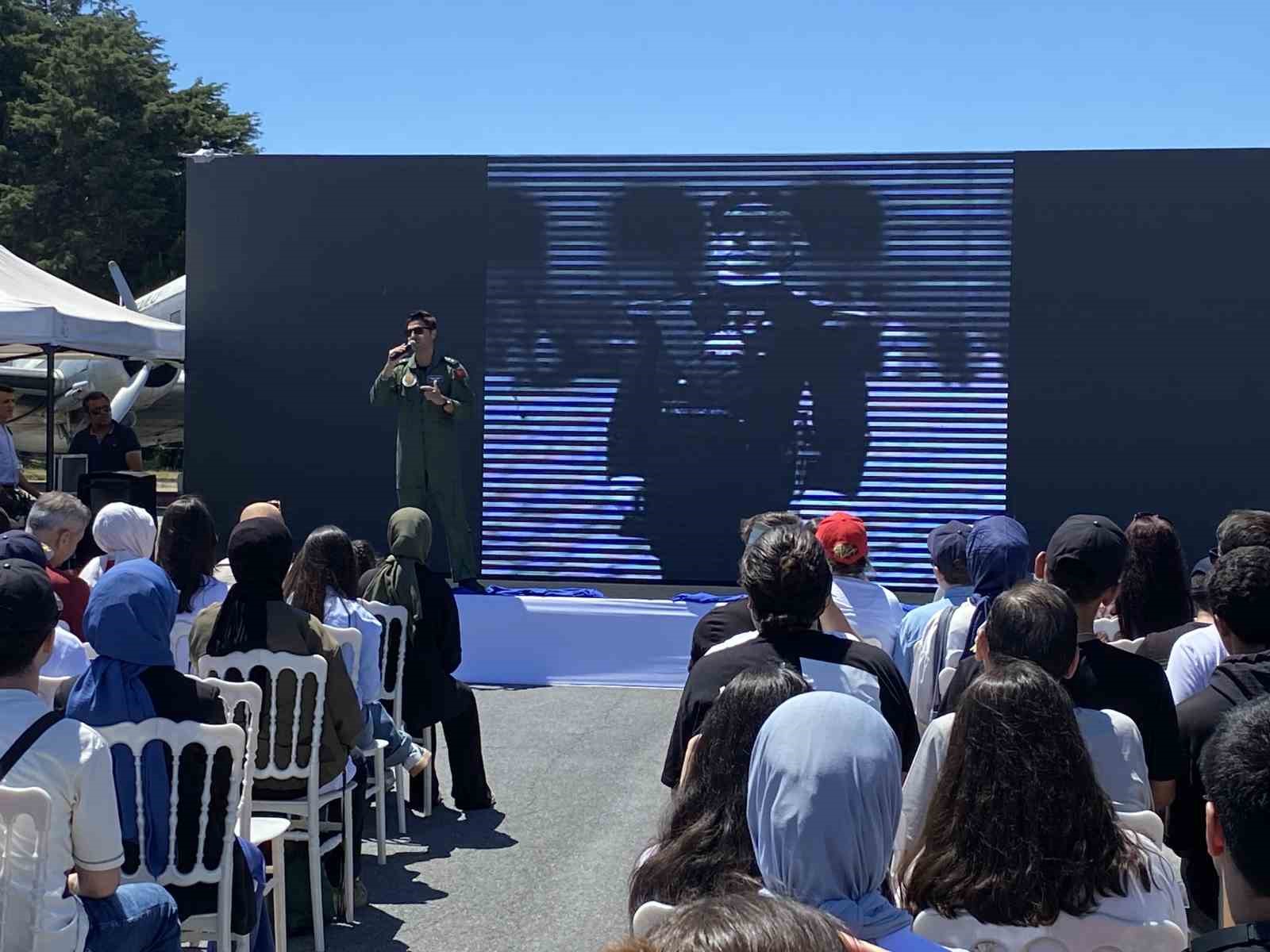 Türk Hava Kuvvetleri kuruluşunun 113. yılında Bakırköy’de gösteri uçuşu