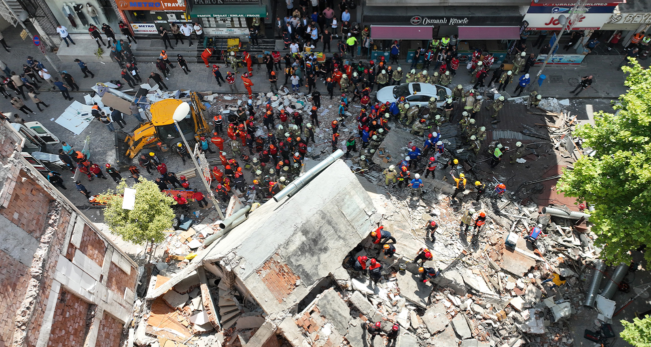 Bakan Özhaseki’den Küçükçekmece’de çöken bina ile ilgili açıklama