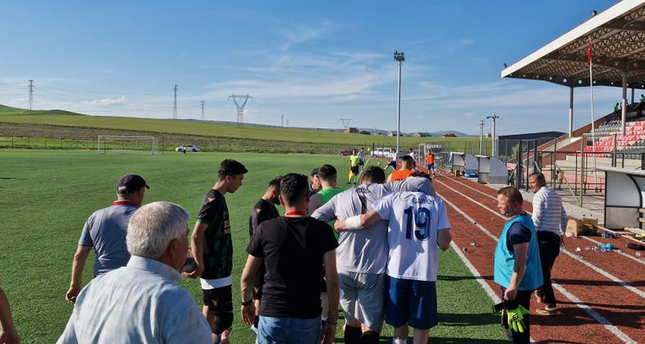 Çorum’da sıcaktan bayılan 2 futbolcu hastanelik oldu