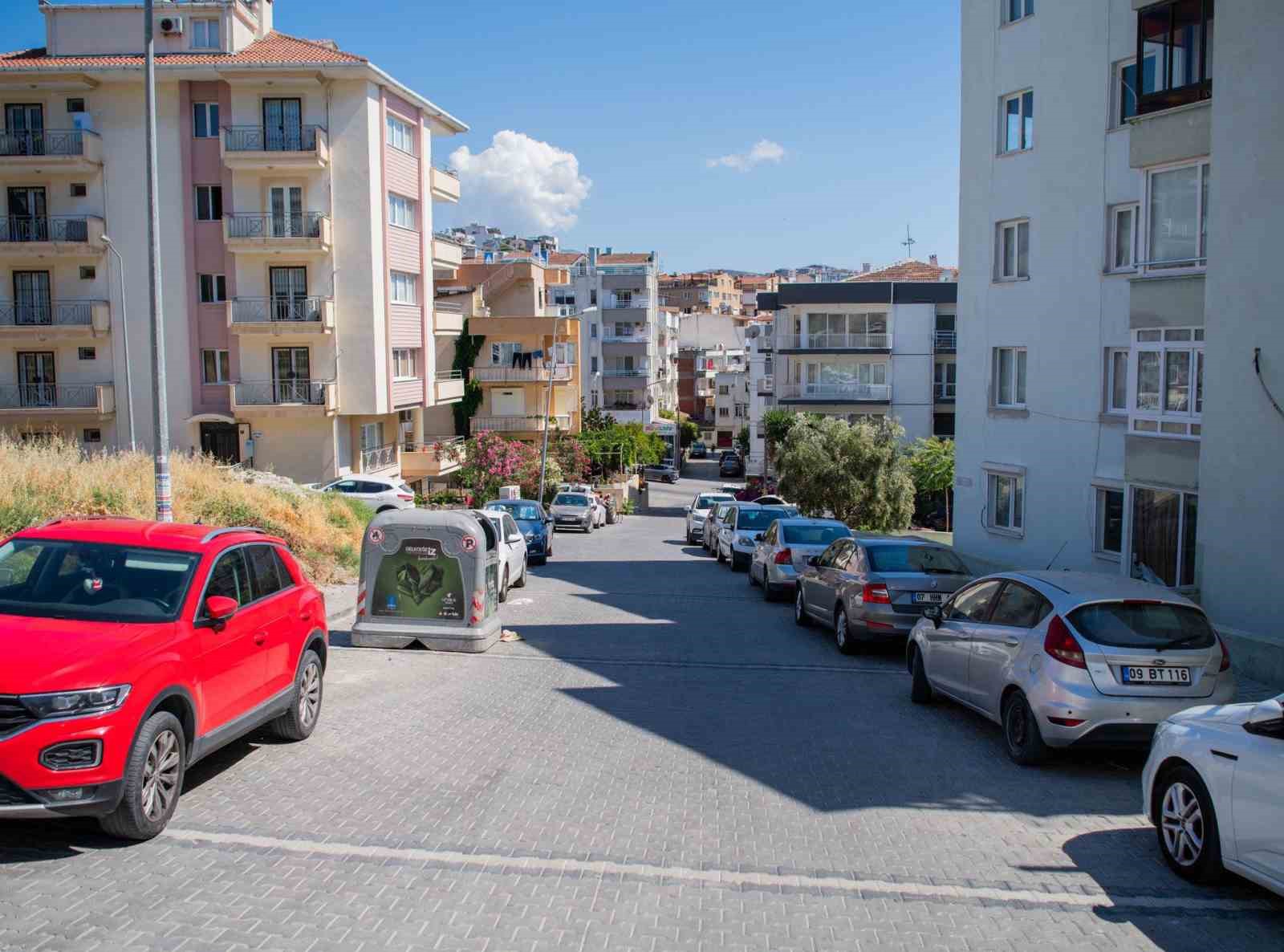 Kuşadası Belediyesi’nden kesintisiz yol mesaisi