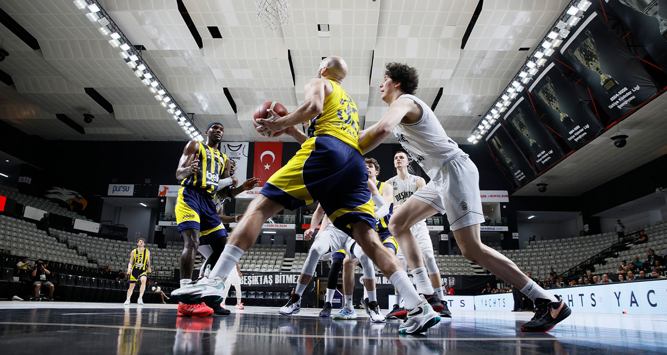 Fenerbahçe, finalde A. Efes’in rakibi oldu