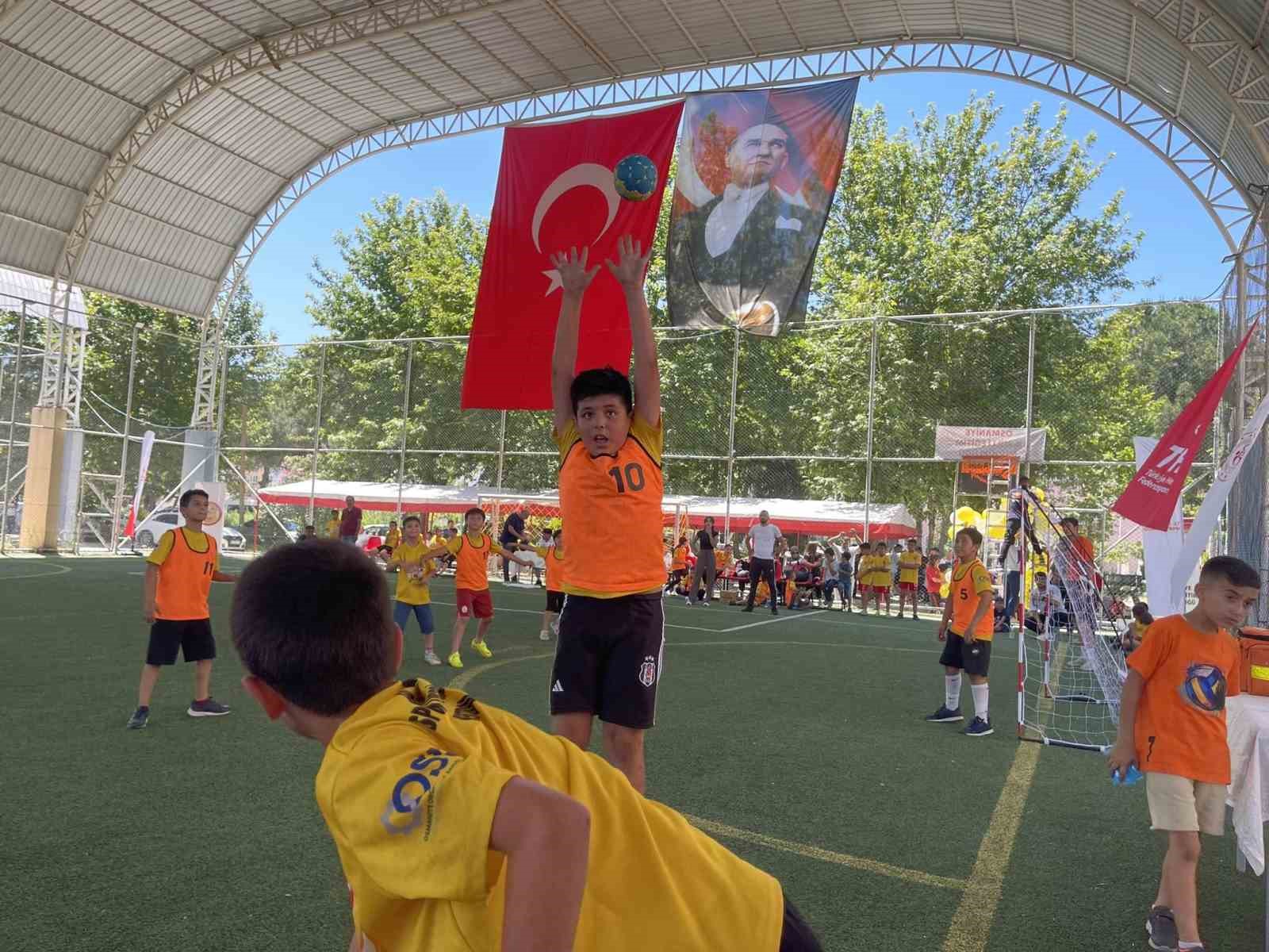 Osmaniye’de “Havalı Hentbol Fıstıkları” turnuvası düzenlendi