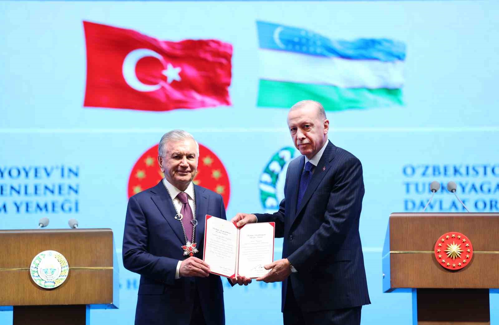 Cumhurbaşkanı Erdoğan, Özbekistan Cumhurbaşkanı Mirziyoyev’e Devlet Nişanı tevcih etti