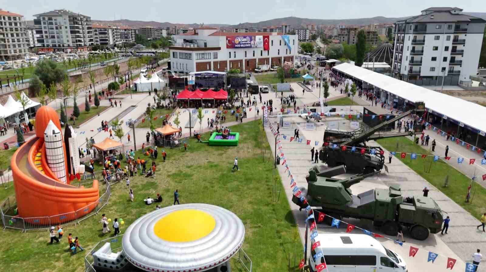 Aksaray’da Bilim Festivali coşkuyla başladı