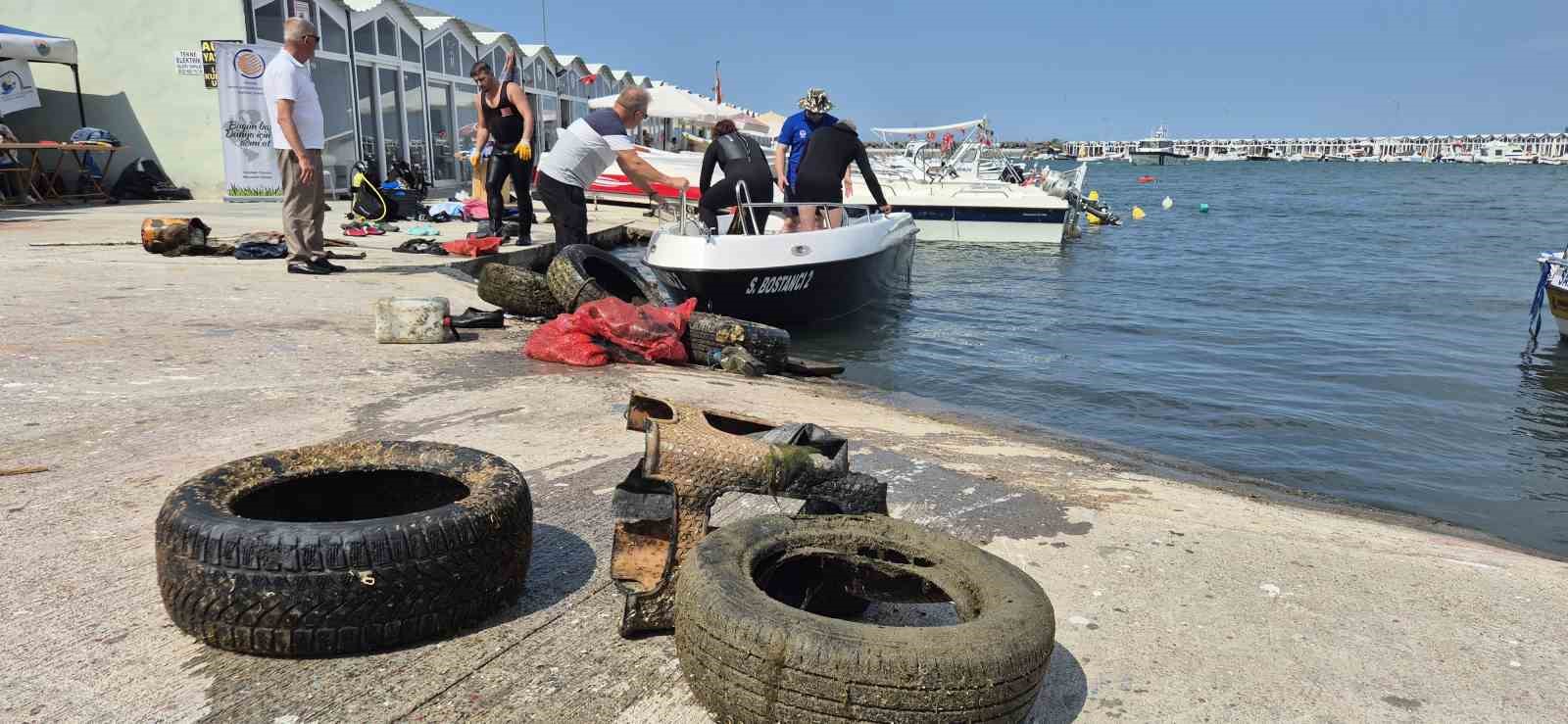 Samsun’da dalgıçlardan deniz dibi temizliği