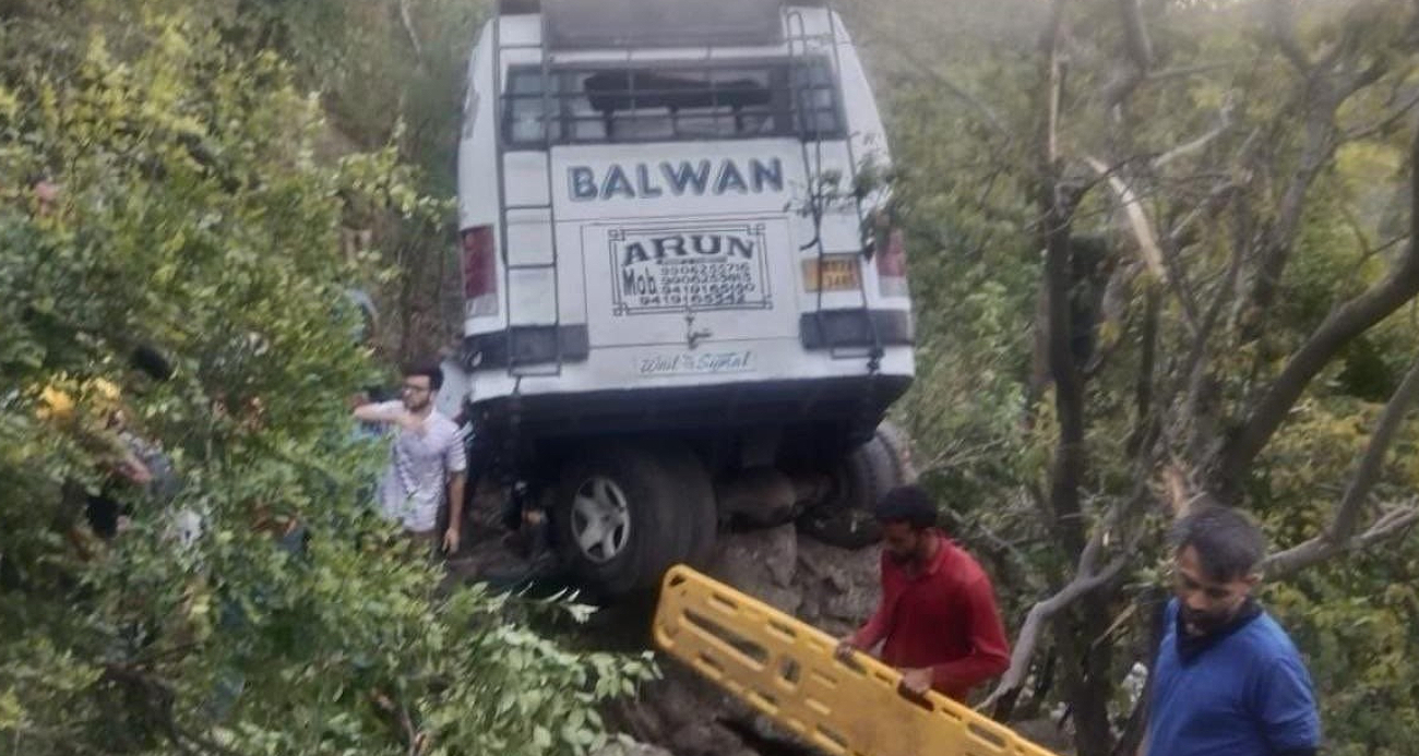 Hindistan’da otobüse saldırı: 10 ölü