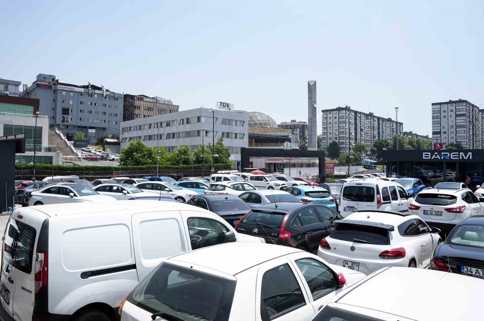 İkinci el araç piyasası eski bayramlarını arıyor