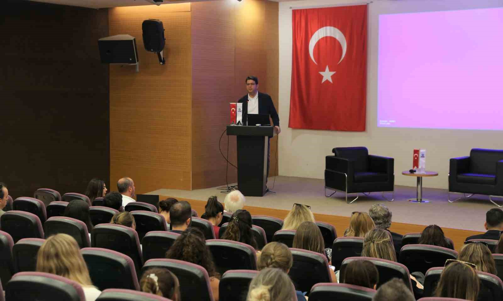 Uluslararası fuarlarda tasarımın önemi DENİB’te konuşuldu