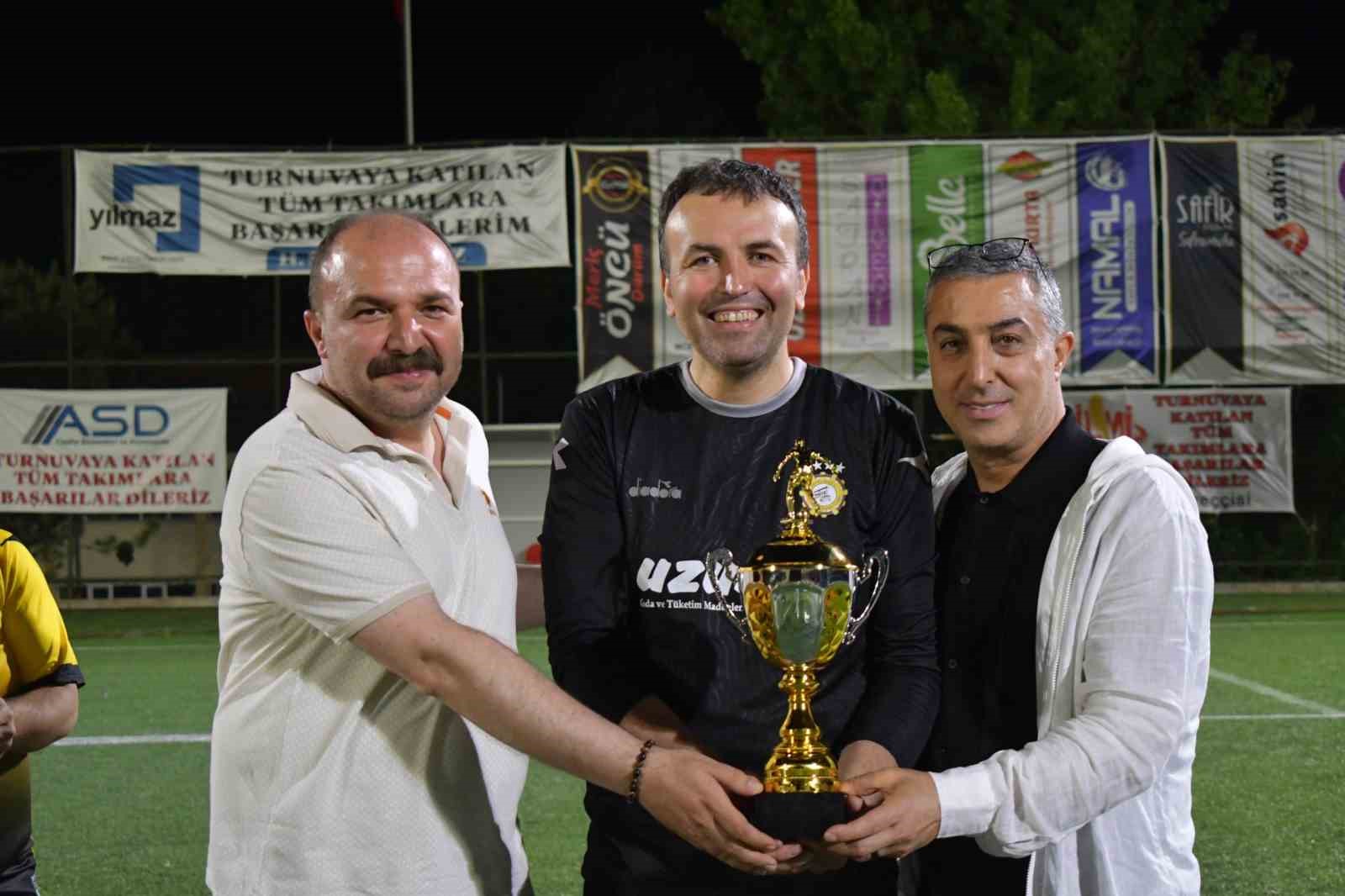 Kurumlar arası futbol turnuvası şampiyonu Safranbolu TSO oldu