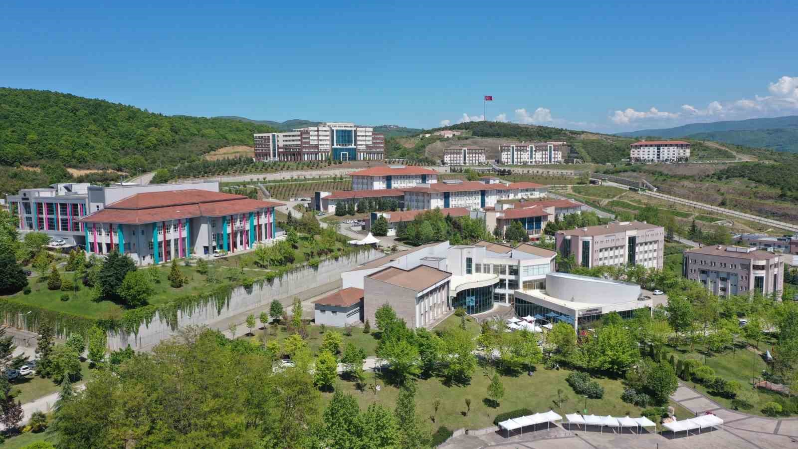 Düzce Üniversitesi’nden üstün başarı