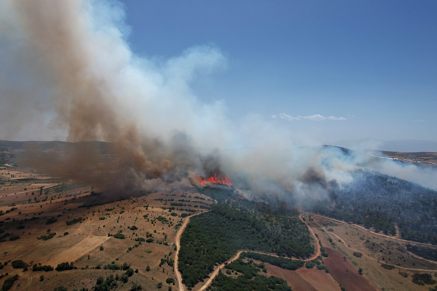 Kula’daki orman yangını kontrol altına alındı