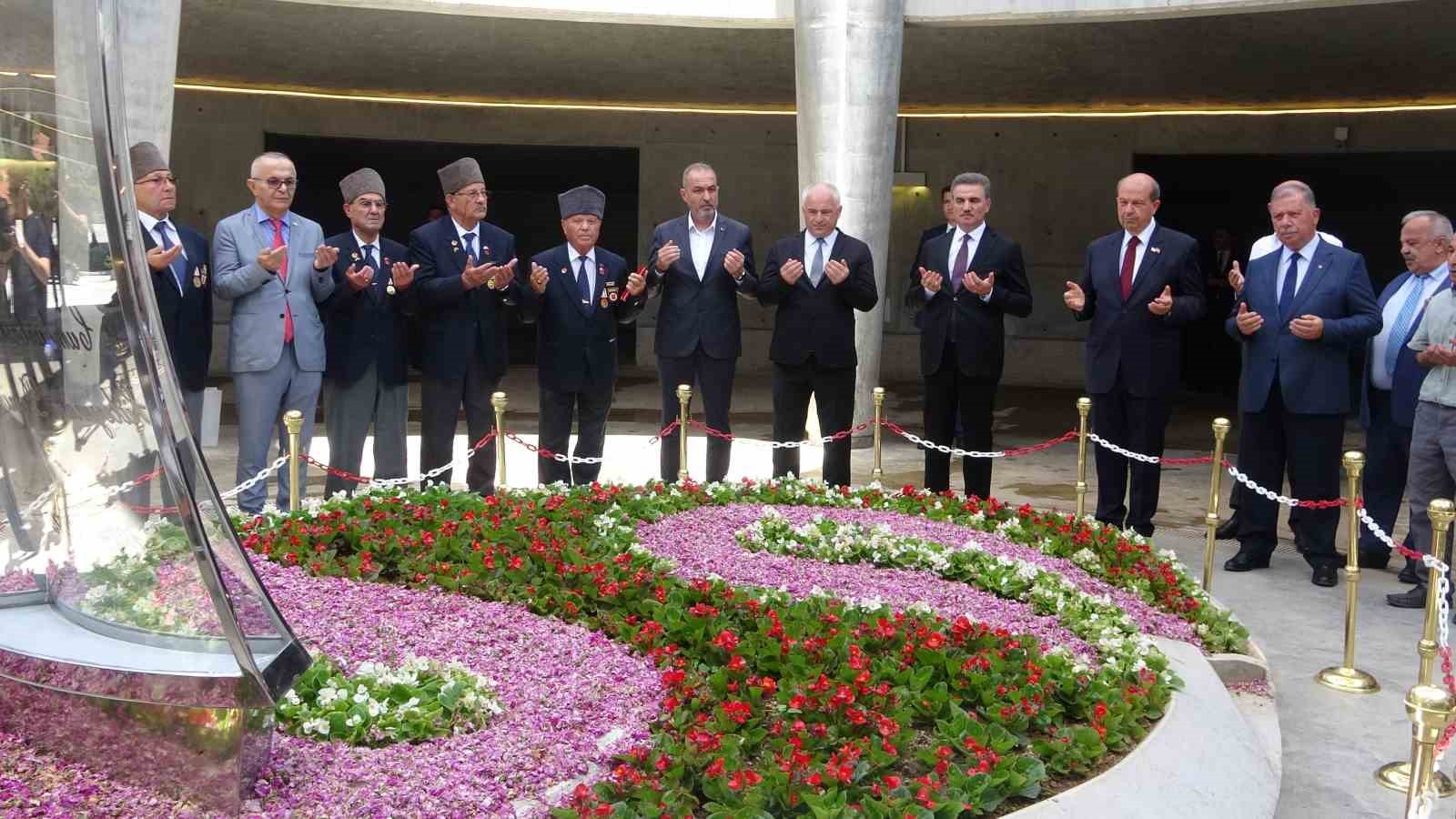 KKTC Cumhurbaşkanı Tatar, 9. Cumhurbaşkanı Demirel’in anıt mezarını ziyaret etti.