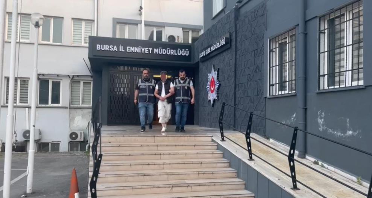 'Silahlı yağma' suçundan 25 yıl hapis cezasıyla aranıyordu, kıskıvrak yakalandı