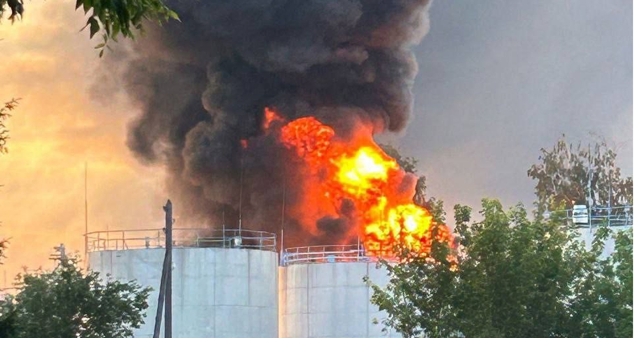 Rusya'da iki petrol rafinerisine dron saldırısı