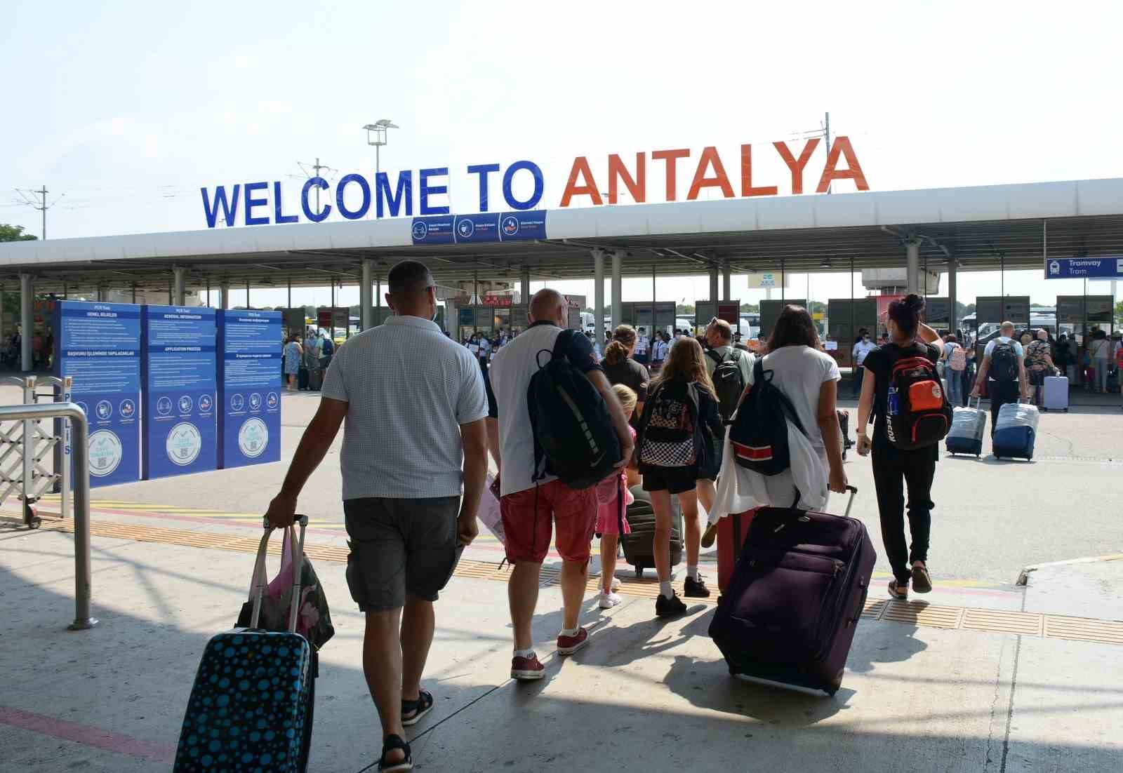 Antalya, 17 milyon yolcu beklentisini karşılayacak