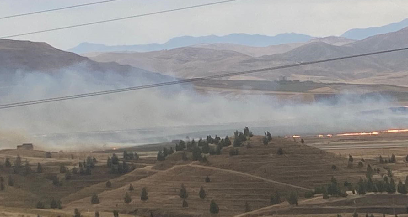 Siirt Havaalanı yakınlarında anız yangını