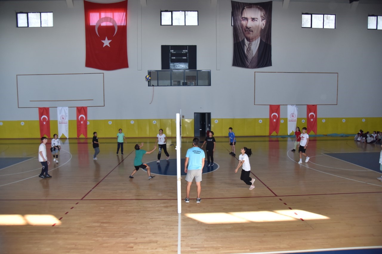 Kartepe’de yaz spor okulları sezonu açılıyor