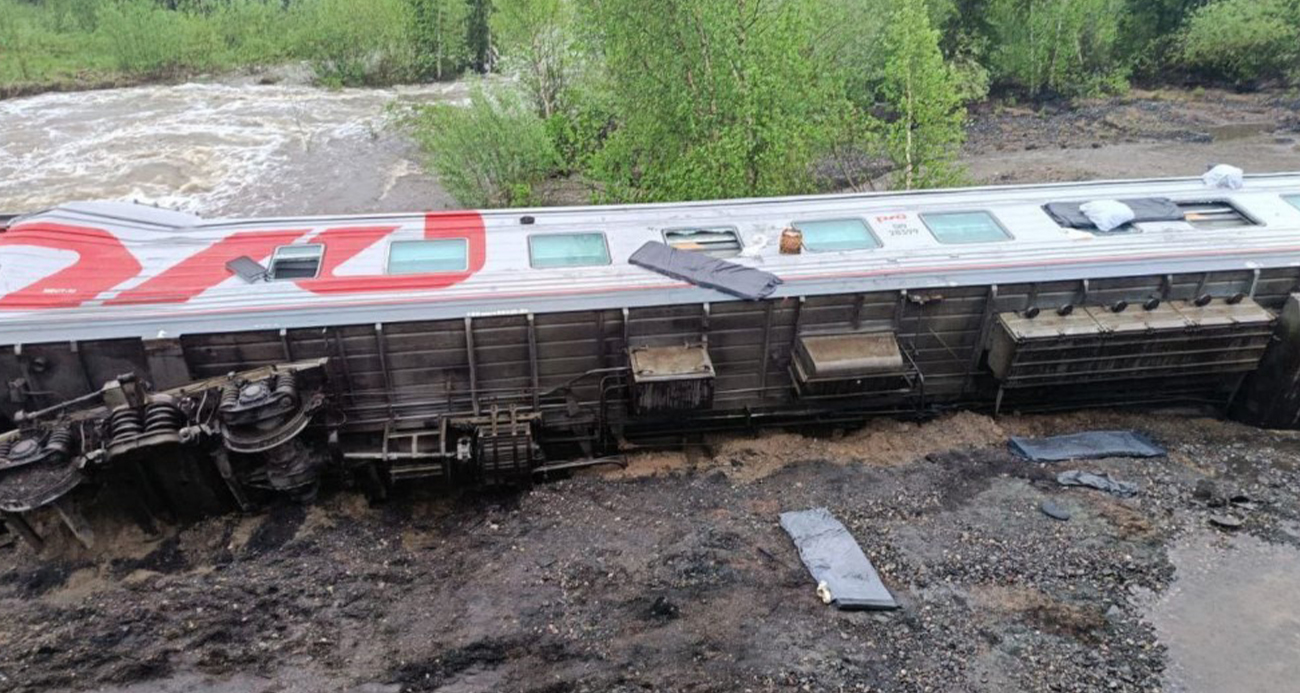 Rusya'da yolcu treni raydan çıktı: 50 yaralı