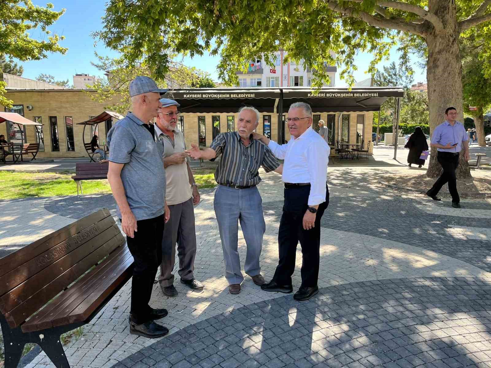 Başkan Büyükkılıç, Emekliler Kafeteryası’nda vatandaşlarla bir araya geldi