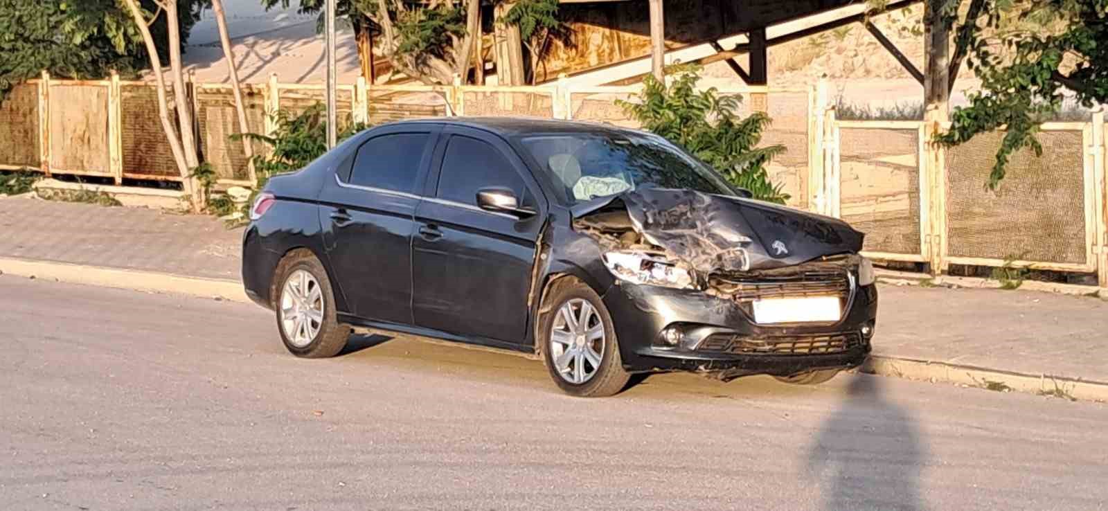 Karaman’da otomobiller çarpıştı: 1 yaralı