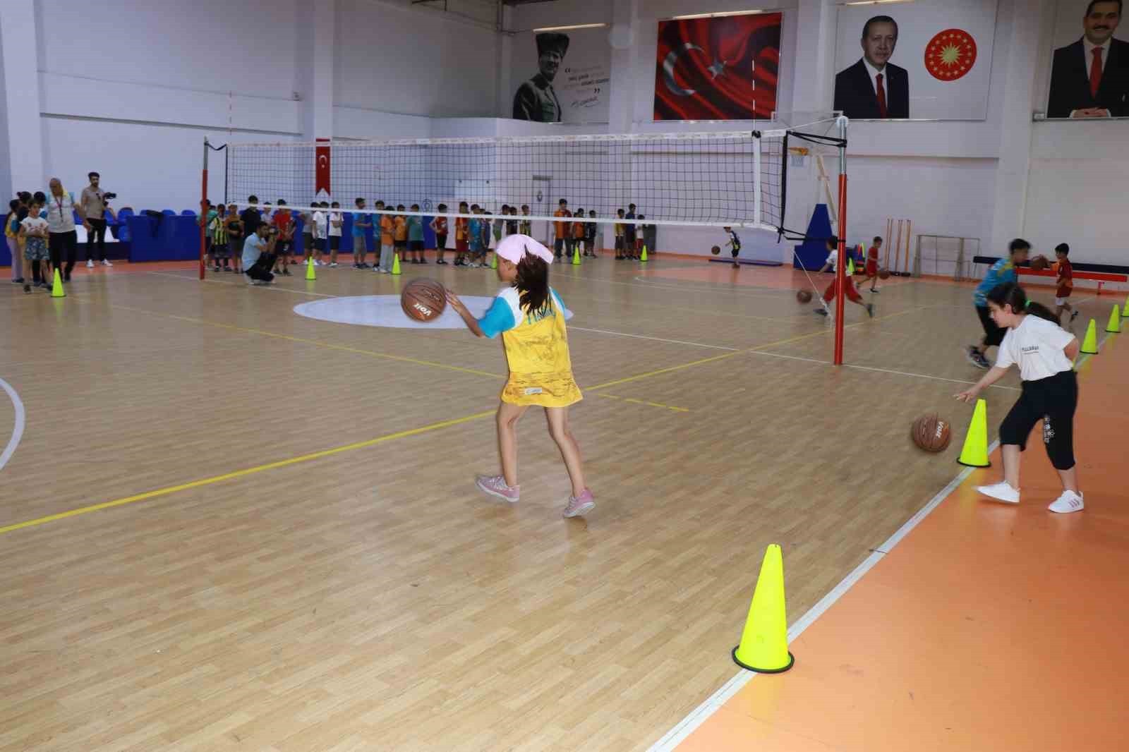 Çocuklardan basketbola yoğun ilgi