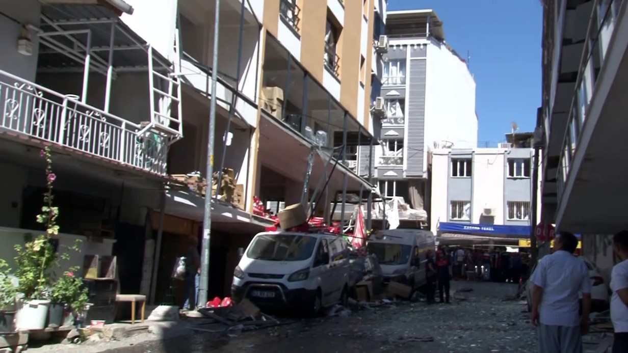 İzmir’de doğal gaz patlaması: 4 ölü, 16 yaralı