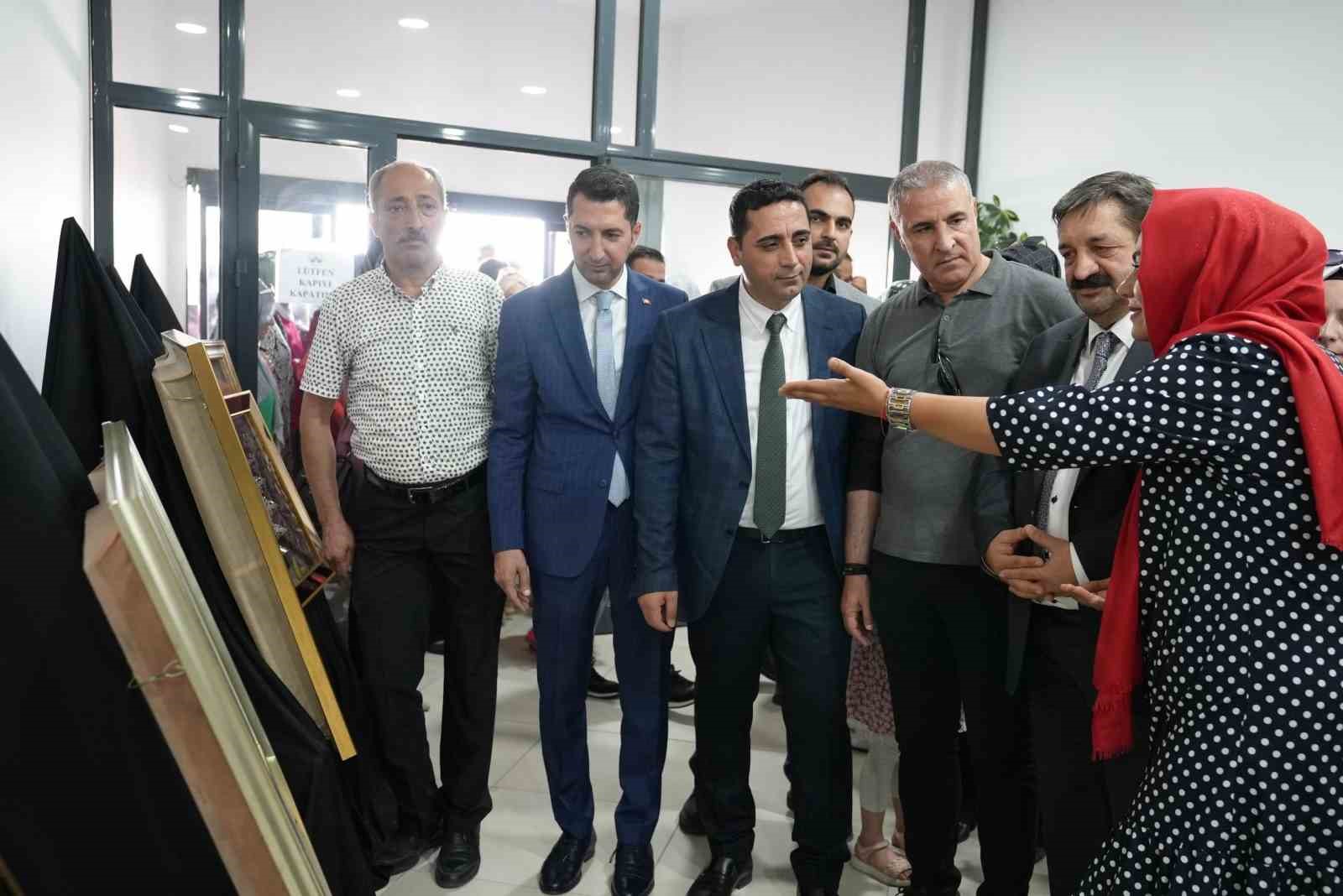 Elazığ’da kursiyerlerin ürünleri görücüye çıktı