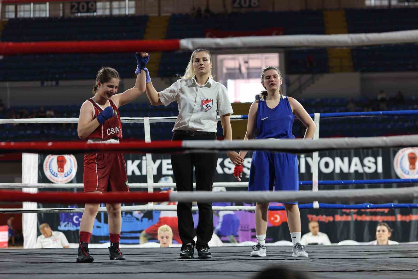 Cizreli sporcu Kadınlar Boks Şampiyonası’nda Türkiye üçüncüsü oldu