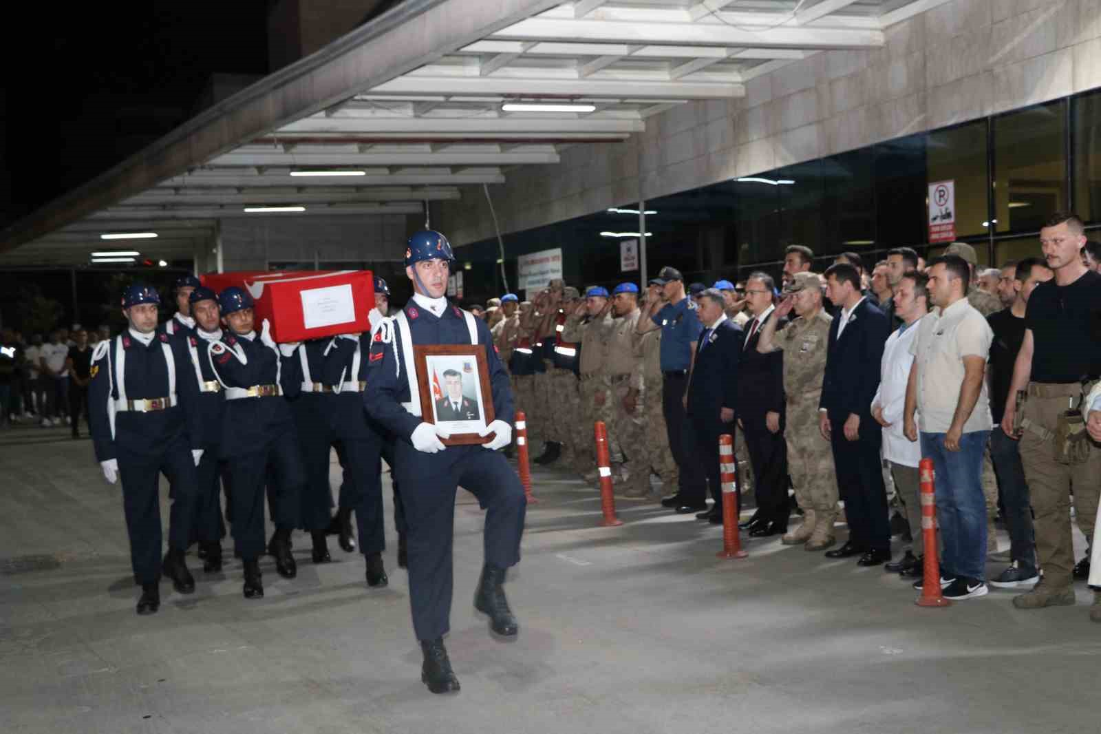 Siirt’te hastanede hayatını kaybeden uzman çavuş memleketine uğurlandı