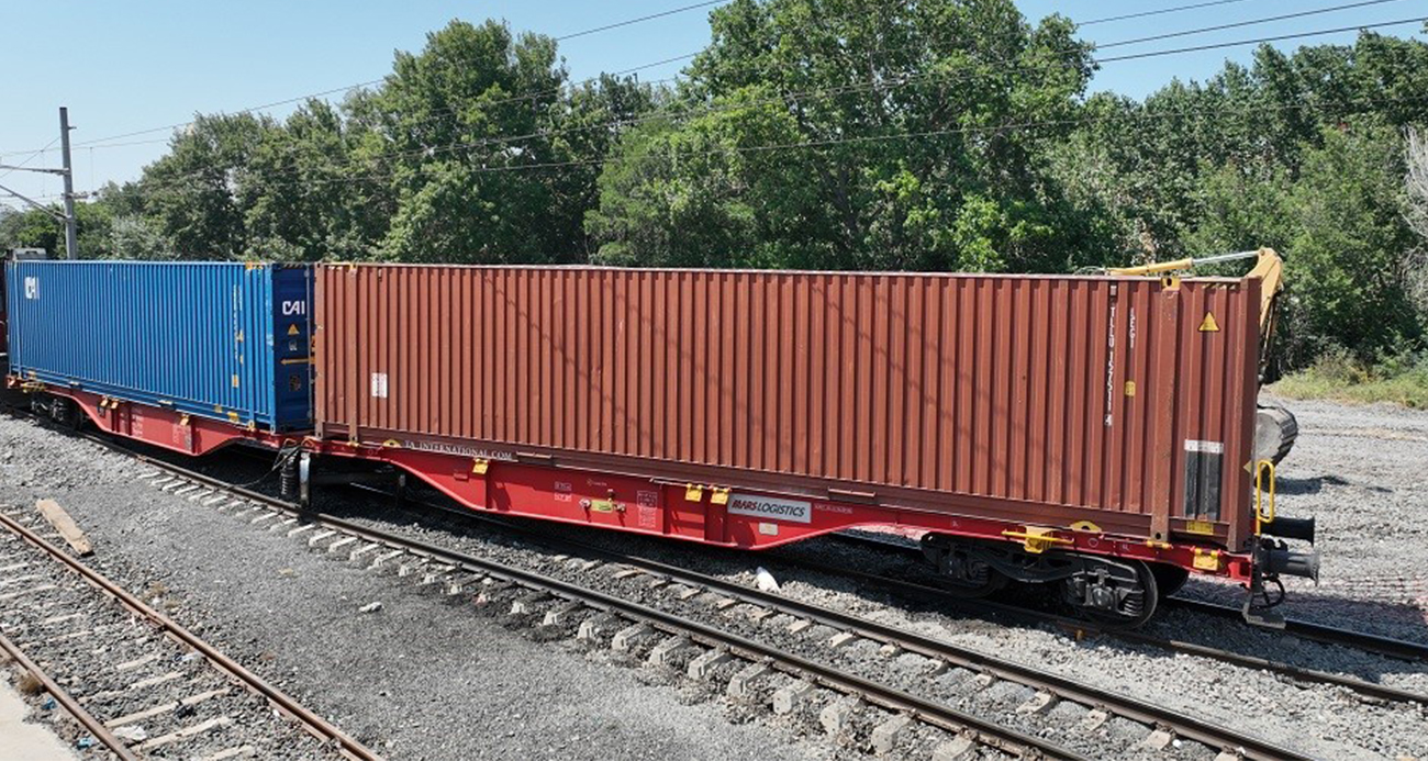 Yük vagonu raydan çıktı